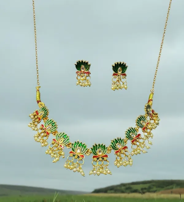 Gold_And_Green_Brass_Gold_Plated_Earring_And_Necklace_Set_For_Women