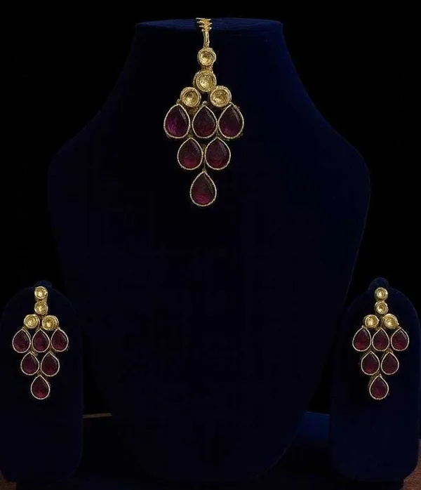 Berry_Red_Brass_Gold_Plated_Necklace_And__Earring_And_Maang_Tikka_Set_For_Women