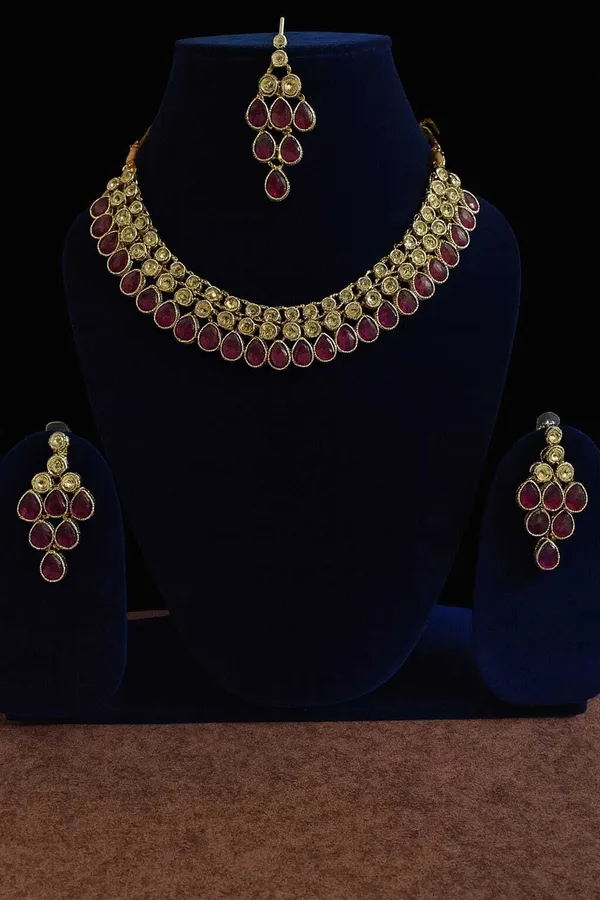 Berry_Red_Brass_Gold_Plated_Necklace_And__Earring_And_Maang_Tikka_Set_For_Women
