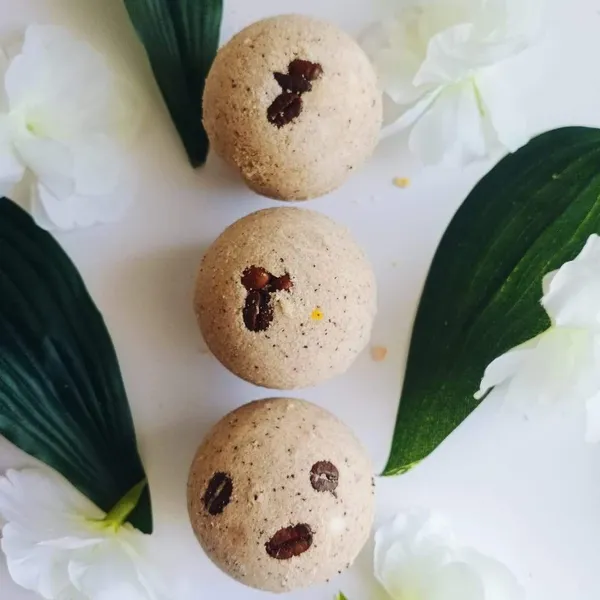 Refreshing_Coffee-Bath_Bomb-Fizzy_Aromatic_Bath_Bomb_With_Coffee_Beans_(75G_Each)_-_Pack_Of_3