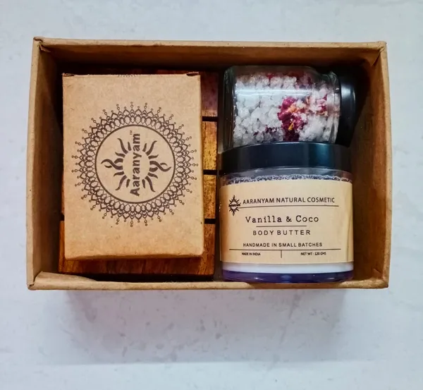 Blossom_-You_Vanilla_&_Coffee_Spa_Gift_Set_For_Women___Great_Gift_Hamper_For_Birthday,_Anniversary,_Festivals,_Party_Return_Gift.