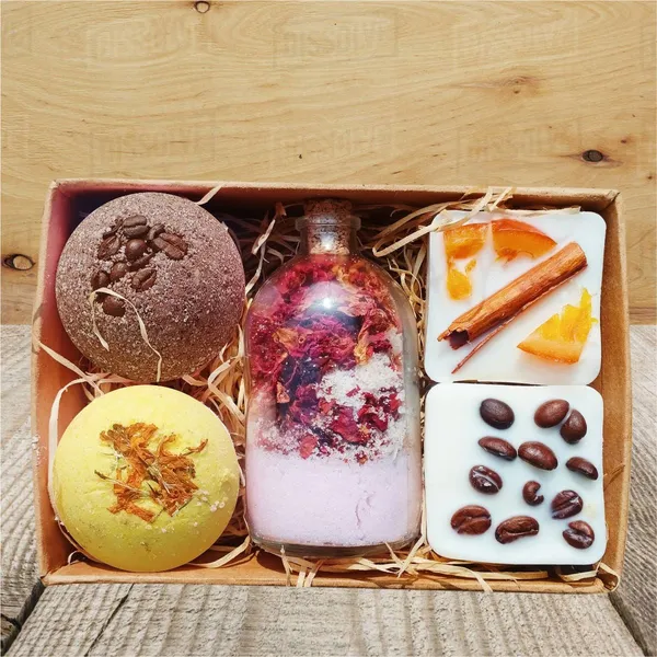 Pamper_Yourself_-_Gift_Set_Hampers_For_Women_Ideal_For_Birthday_Gift_For_Women_And_Christmas_Diwali_New_Year_Grooming_Skin_Care_Kit_For_Face_And_Body_Pack