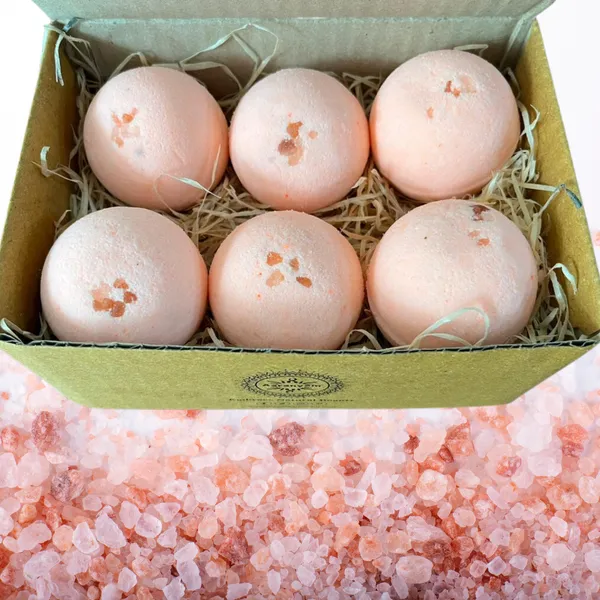 Fizzy_Bath_Bomb_With_Pink_Salt_And_Epsom_Salt_For_Men_And_Women_An_Ideal_Gift