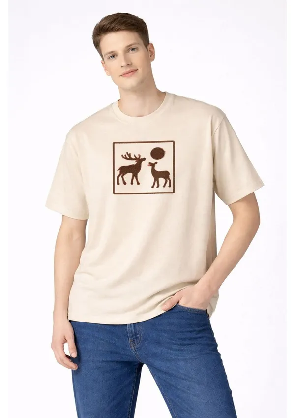 Off_White_Cotton_Premium_Deer_With_Frame_Embroidery_Half_Sleeve_Oversize_T-Shirt_For_Men