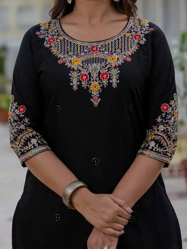 Royal_Sequins_Roman_Cotton_Kurti_Pant_Dupatta_Set
