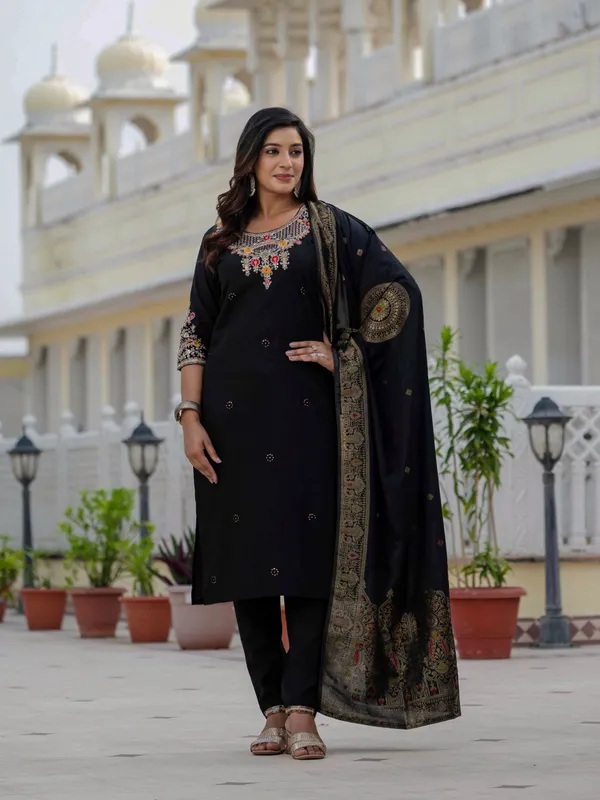 Royal_Sequins_Roman_Cotton_Kurti_Pant_Dupatta_Set