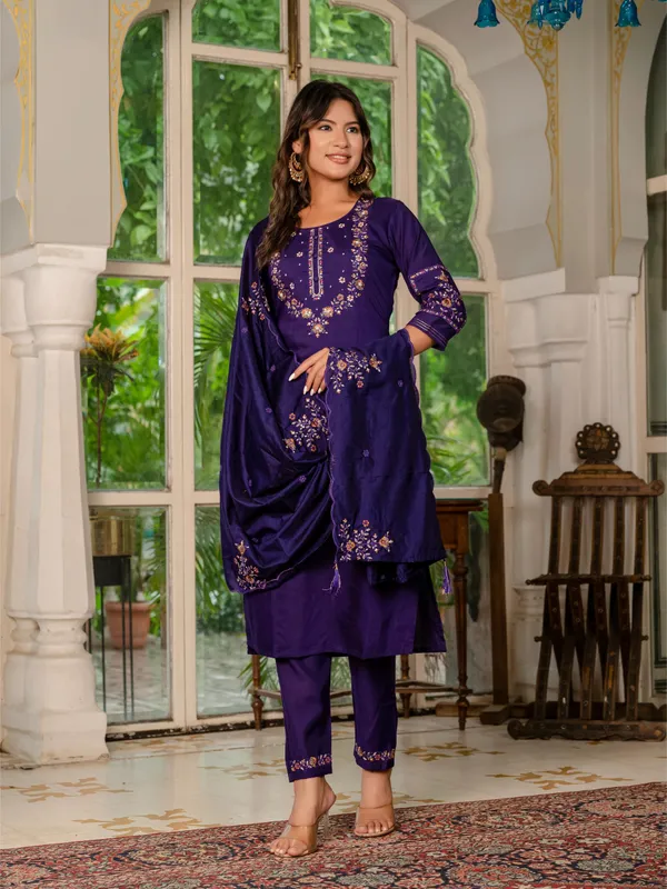 Marina_Cotton_Aura_Straight_Kurti_Pant_Set_with_Embroidered_Dupatta