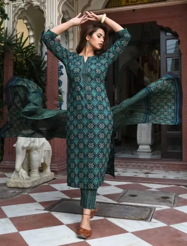 Women's_Rayon_Block_Print_Kurta_Pant_With_Dupatta_Set