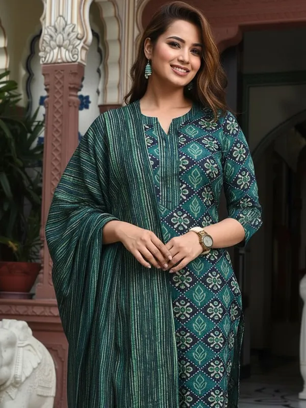 Women's_Rayon_Block_Print_Kurta_Pant_With_Dupatta_Set