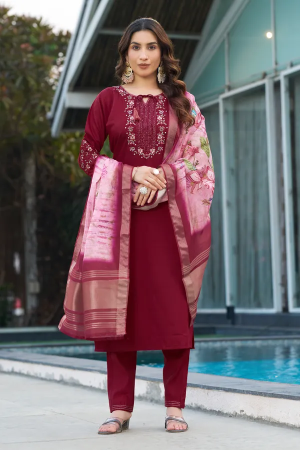 Viscose_Cotton_Royale_Straight_Kurti_Pant_Set_with_Digital_Print_Dupatta