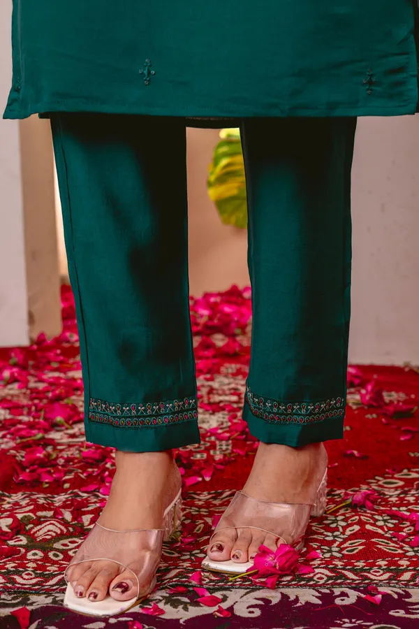 Marina_Viscose_Cotton_Heritage_Straight_Kurti_Pant_Set_with_Chanderi_Dupatta