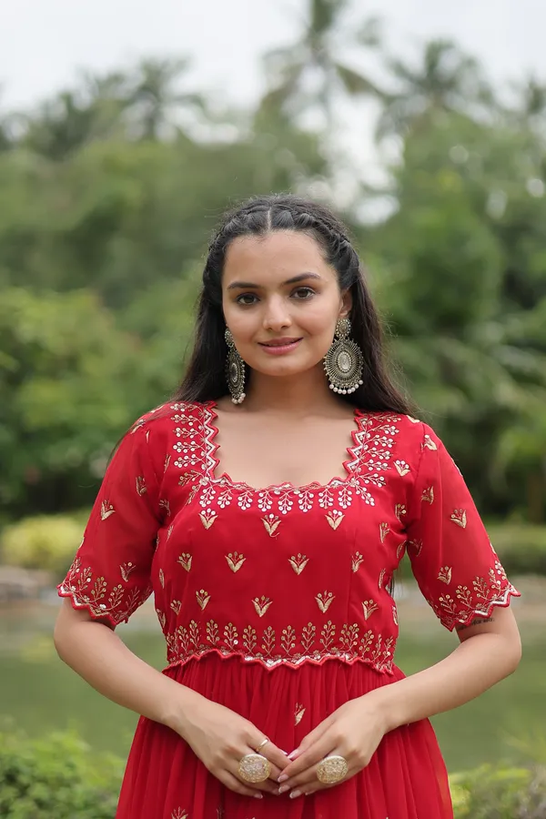 Luxury_Faux_Blooming_Zari-Thread_&_Sequins_Embroidered_Party_Wear_Gown