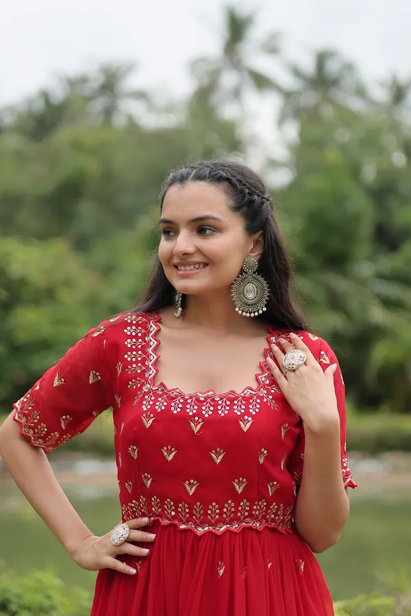 Luxury_Faux_Blooming_Zari-Thread_&_Sequins_Embroidered_Party_Wear_Gown