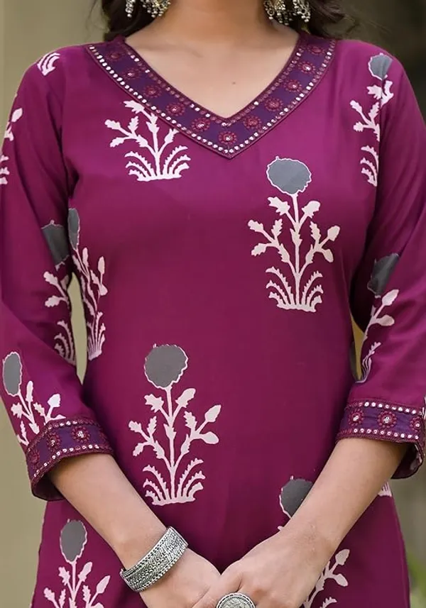Floral_Printed_Rayon_Kurta_and_Trousers_with_Stylish_Chanderi_Dupatta