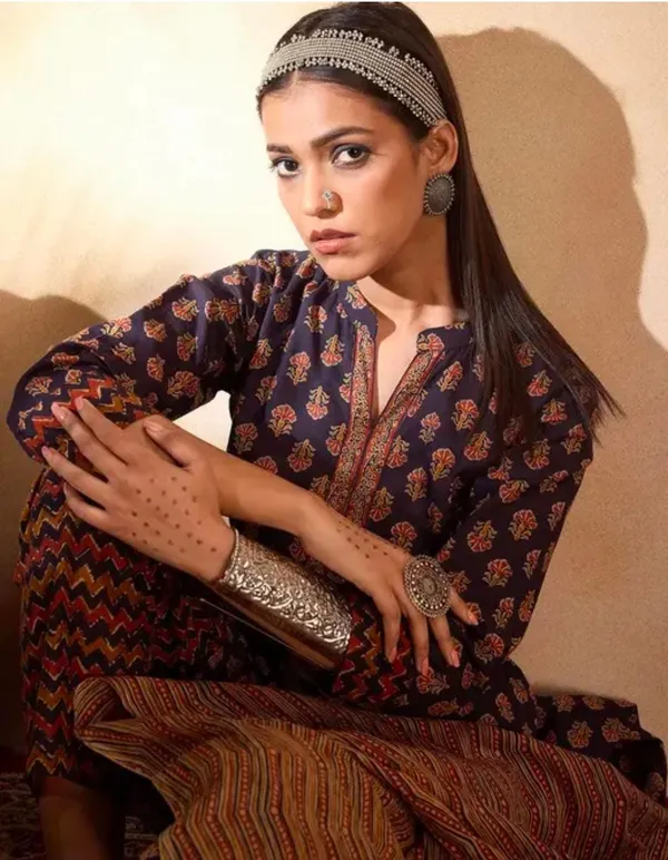 Women_Floral_Straight_Kurta_Pants_Set_with_Dupatta