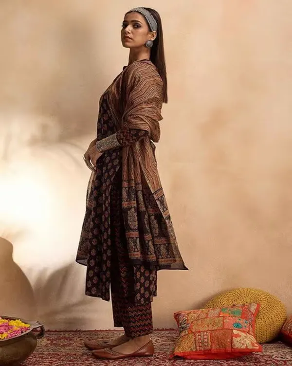 Women_Floral_Straight_Kurta_Pants_Set_with_Dupatta