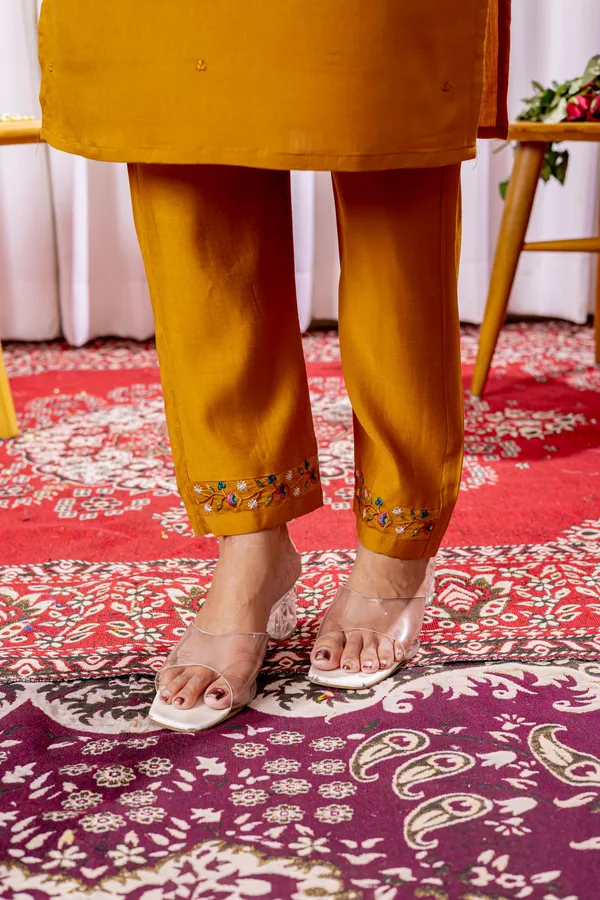 Viscose_Cotton_Aura_Straight_Kurti_Pant_Ensemble_with_Jacquard_Border_Dupatta