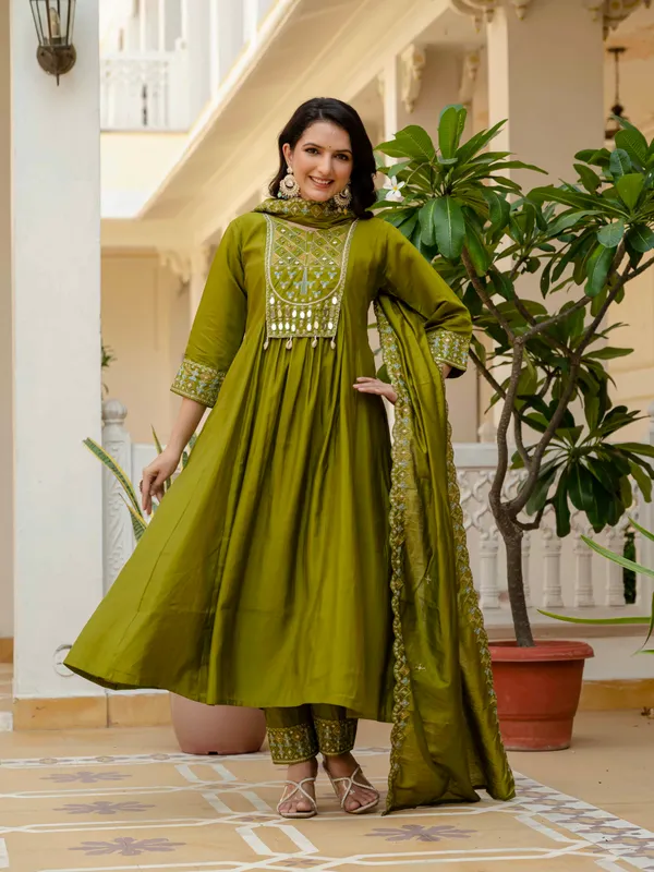 Glamorous_Anarkali_Kurti_Pant_Dupatta_Set_with_Mirror_Work