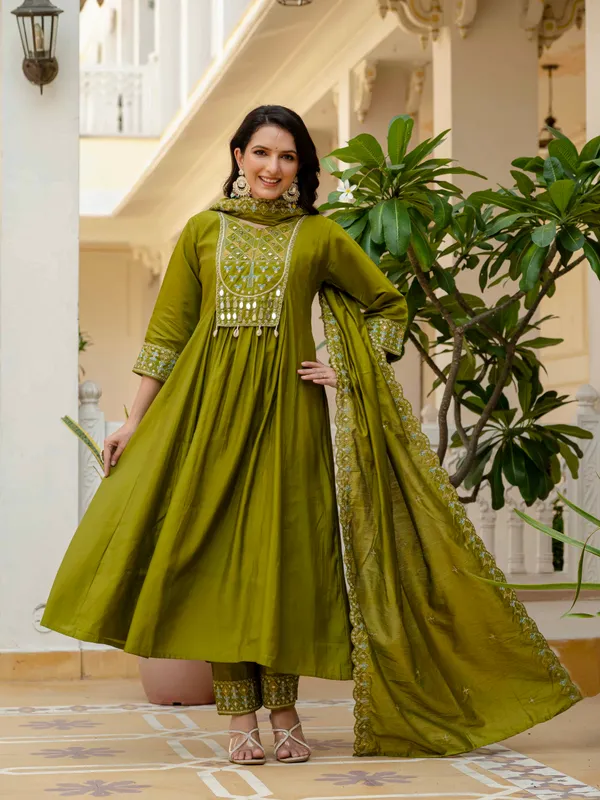 Glamorous_Anarkali_Kurti_Pant_Dupatta_Set_with_Mirror_Work