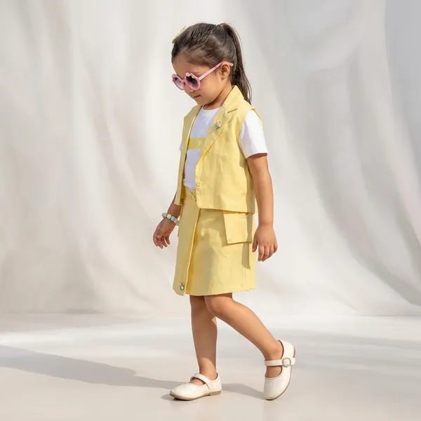 Yellow_Cotton_Sleeveless_Vest_And_Skirt_Set_For_Girls