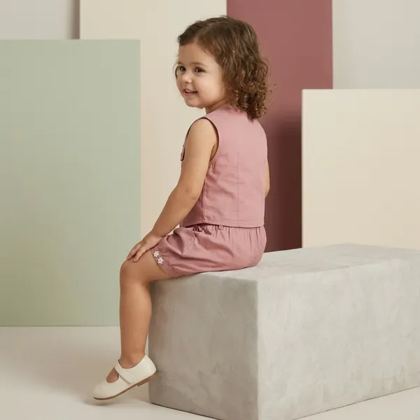 Pink_Cotton_Sleeveless_Button-Up_Vest_And_Shorts_Set_For_Girls