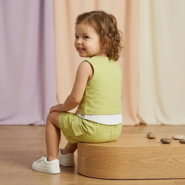 Green_Cotton_Sleeveless_Top_And_Shorts_Set_For_Girls