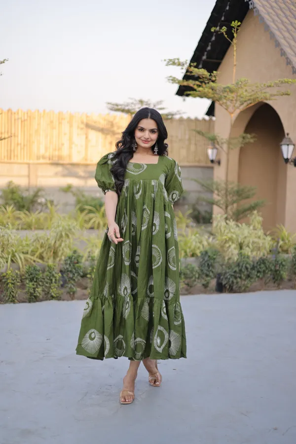 Green_Terracotta_Bloom_Printed_Flared_Maxi_Dress_with_Puff_Sleeves