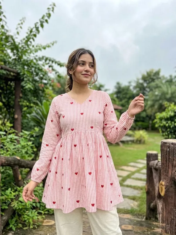 Light_pink_kurti_for_summer