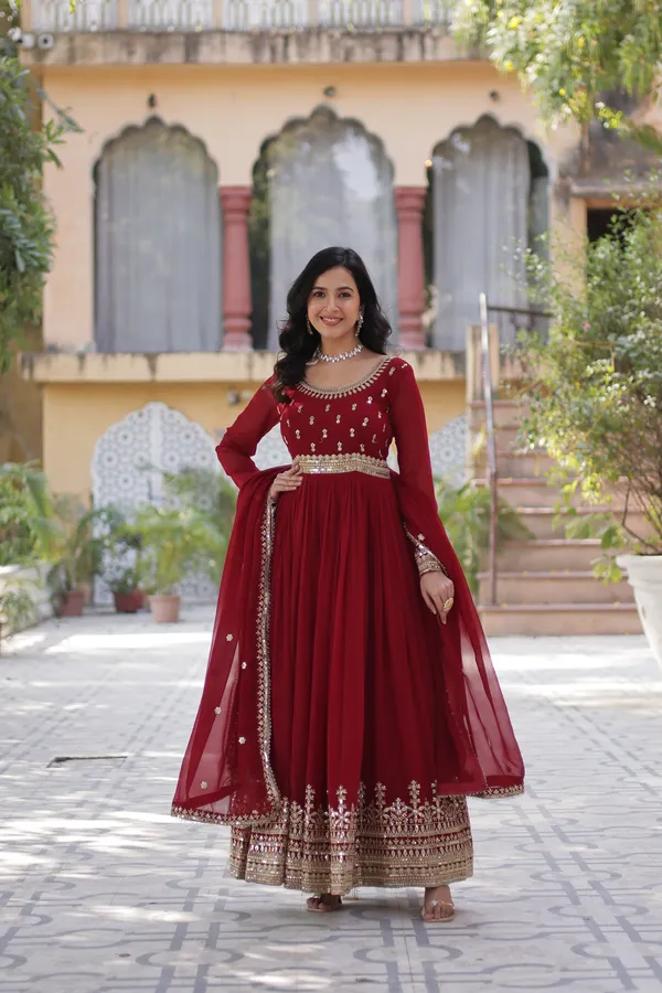 Maroon_grown_with_embroidery_zari_with_digital_print_duppata