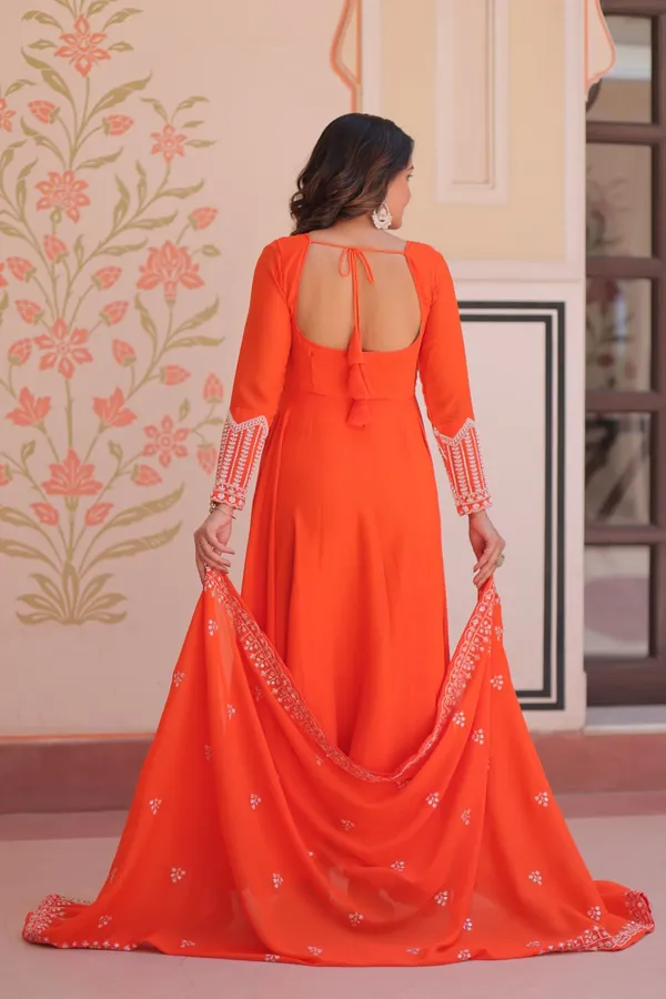 Fenta_grown_with_embroidery_zari_with_digital_print_duppata