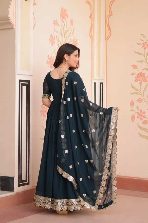 Rama_grown_with_embroidery_with_digital_print_duppata