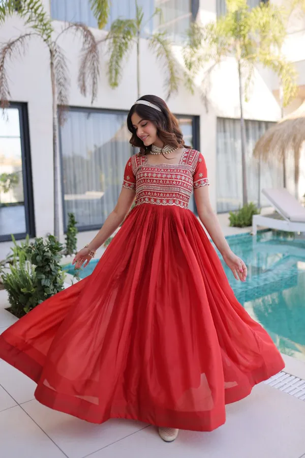 Fenta_grown_zari_with_pipe_beads__embroidery_work