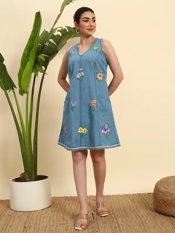 Dark_&_Ocean_Blue_Denim_Hand_Painted_Sleeveless_Short_Dress_For_Women