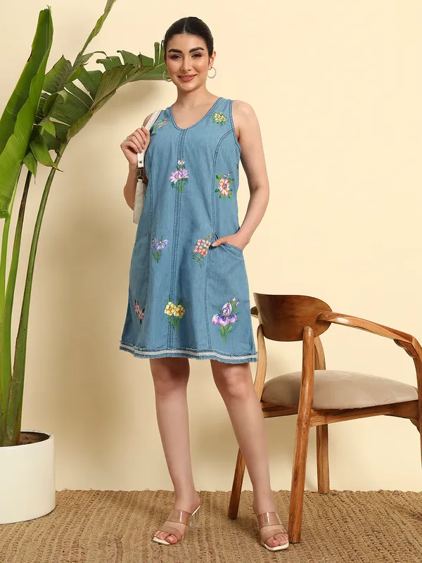 Dark_&_Ocean_Blue_Denim_Hand_Painted_Sleeveless_Short_Dress_For_Women