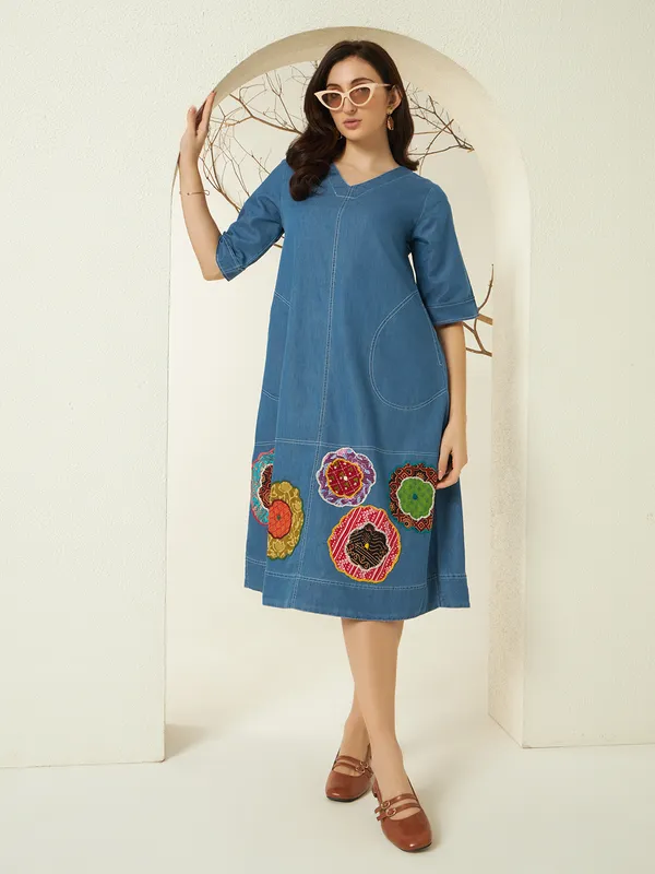 Medium_Blue_Denim_Midi_Dress_With_Colourful_Applique_Work_For_Women