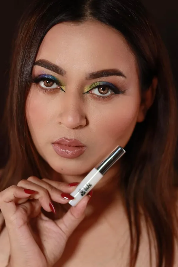 BOBI_Eyelash_Glue_|_Clear_Drying_Adhesive_|_Gentle_on_Sensitive_Eyes_|_Vegan_Formula_for_Lash_Application_|_5g