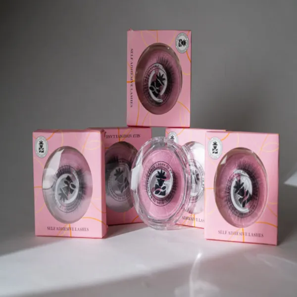 Self_Adhesive_Eyelashes_SA47_Fox_Lash_Style_Outer_Edge_Lift_Bold_Curved_Look_Easy_Stick-On_Finish
