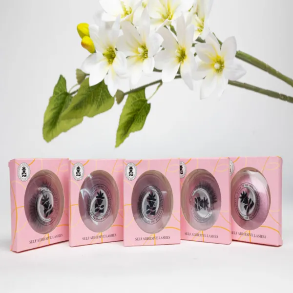 Self_Adhesive_Eyelashes_SA47_Fox_Lash_Style_Outer_Edge_Lift_Bold_Curved_Look_Easy_Stick-On_Finish