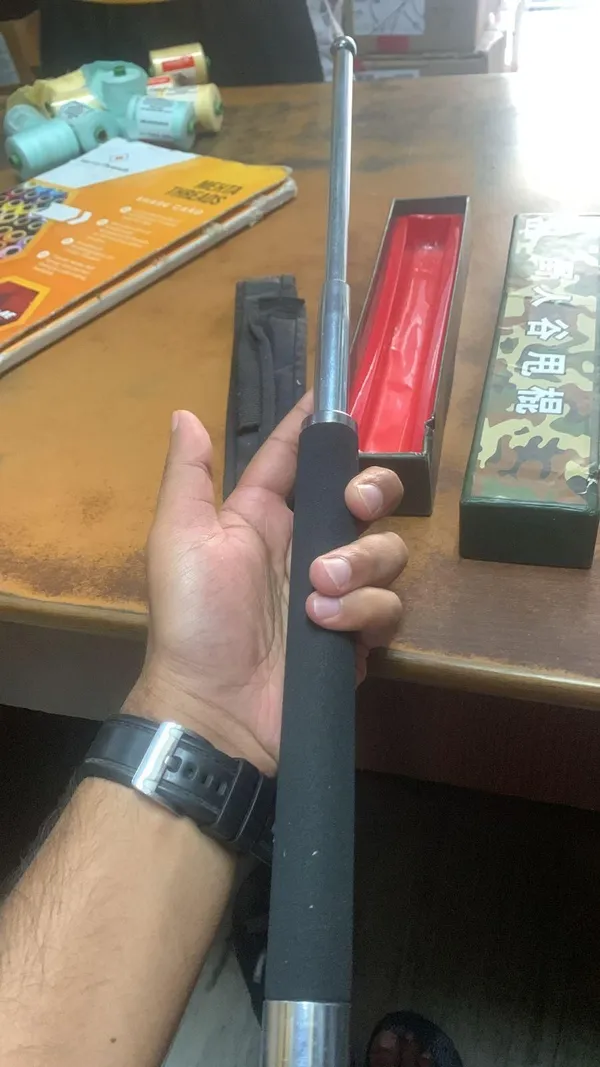 PREMIUM_METAL_SELF_DEFENCE_STICK_(Heavy_Metal_and_Extendable)
