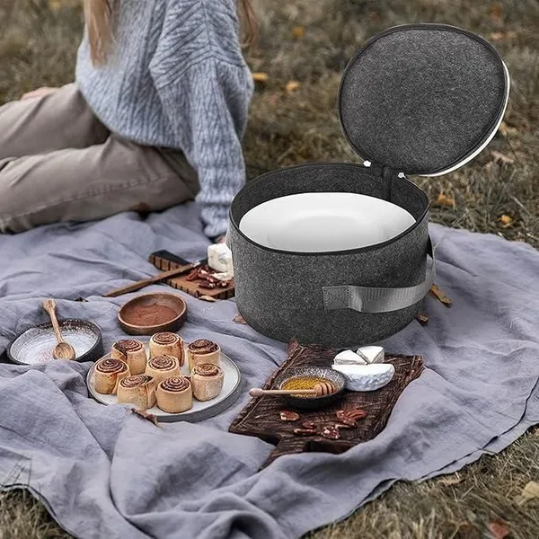 Plate_Storage_Case_with_12_Thick_Felt_Dividers
