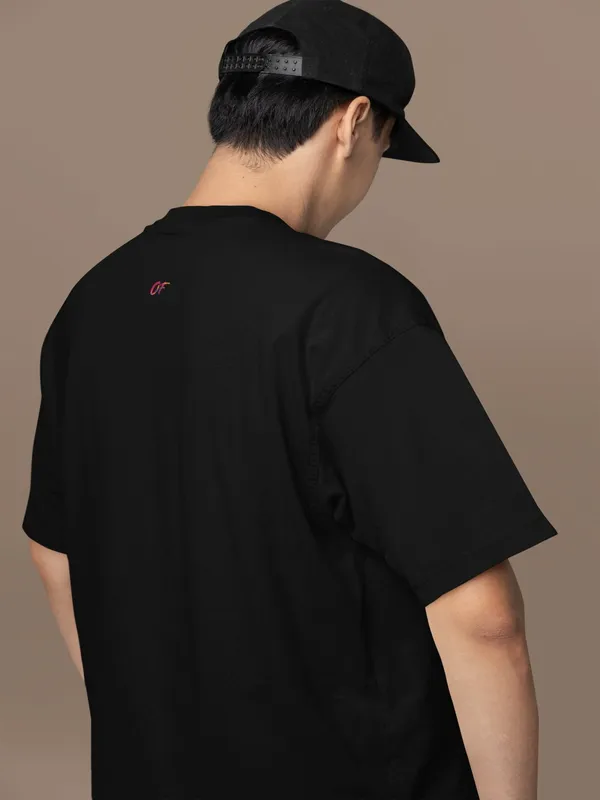 Black_Cotton_Oversized_Red_Reflection_T-Shirt_For_Men