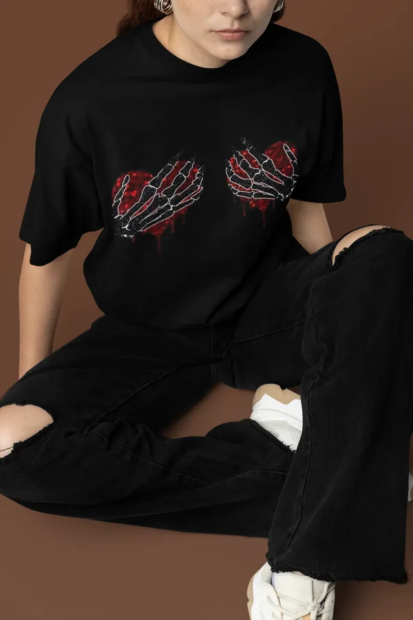 Black_Cotton_Oversized_Graphic_T-Shirt_For_Women