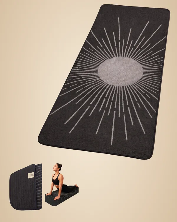 Black_Polyvinyl_Chloride_Yoga_Mat_For_Men_&_Women