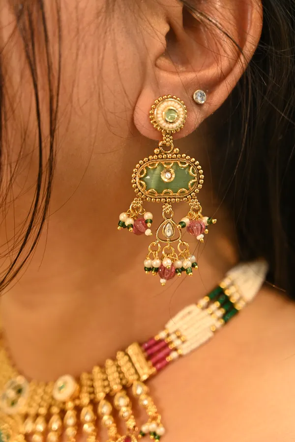 Gold_Plated_Kundan_Party_Necklace_For_Women