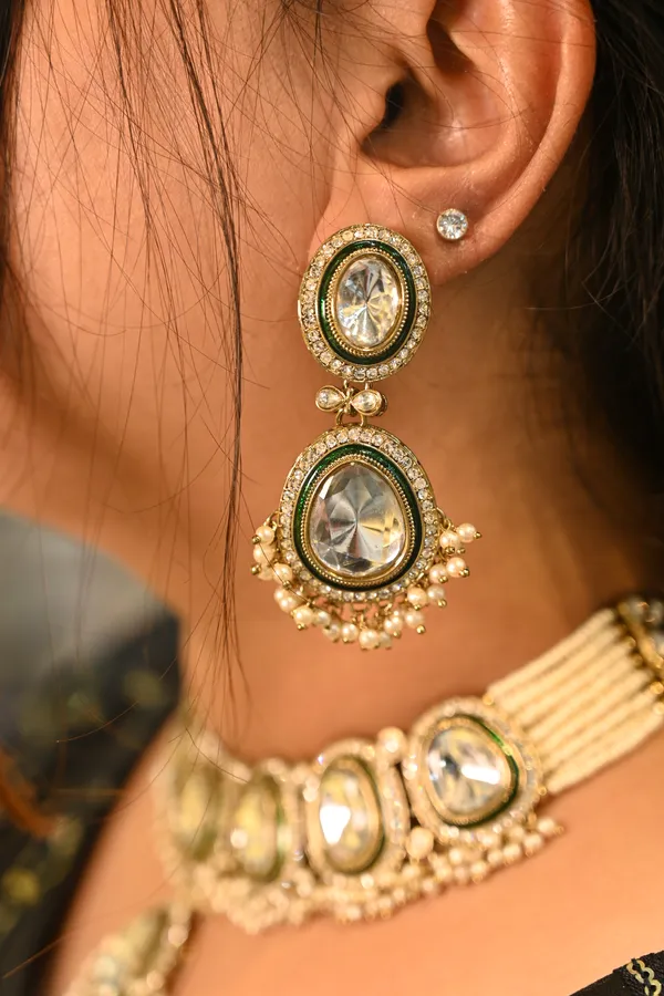 Golden_Finish_Premium_Mozonite_Kundan_Bridal_Necklace