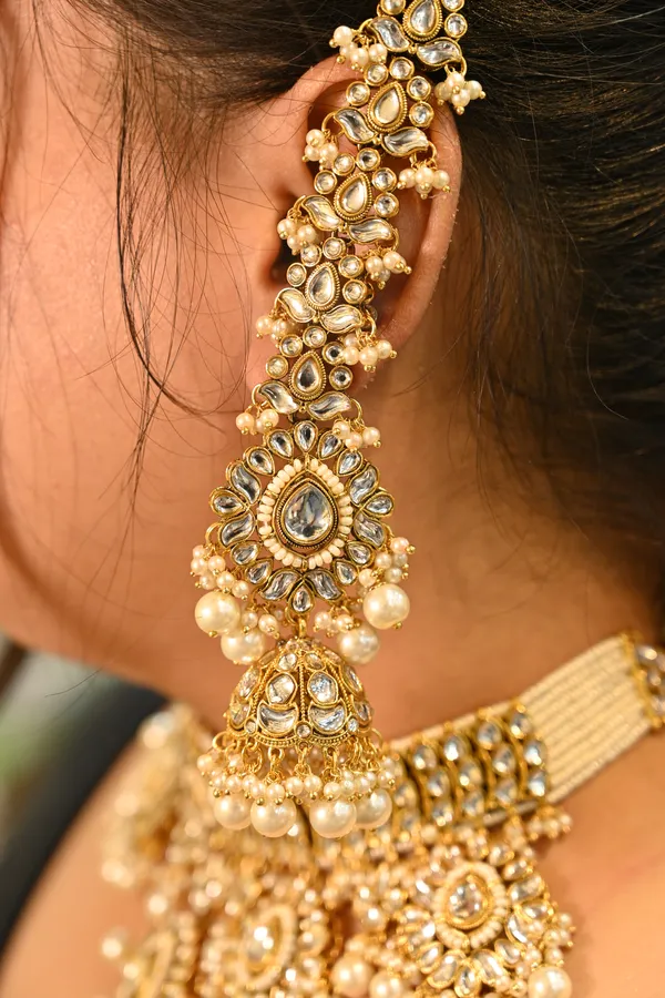 Golden_Finish_Antique_Finish_Kundan_Wedding_Necklace_For_Women