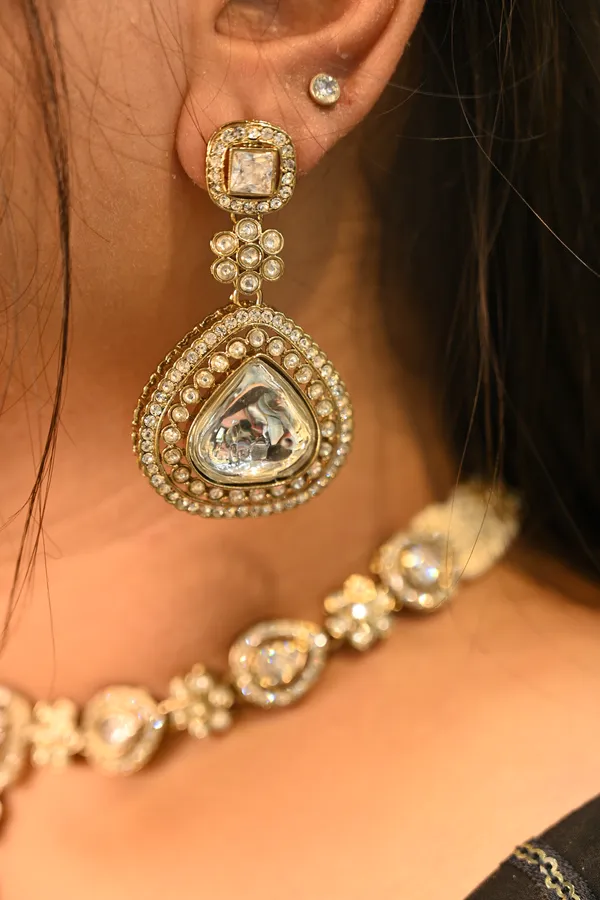 Golden_Finish_Premium_Mozonite_Kundan_Bridal_Necklace