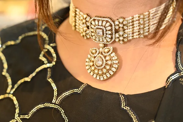 Golden_Finish_Mozonite_Kundan_Designer_Brass_Necklace_For_Women