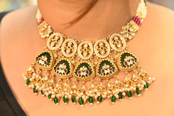 Golden_Finish_Ethnic_Party_Wear_Brass_Necklace_For_Women