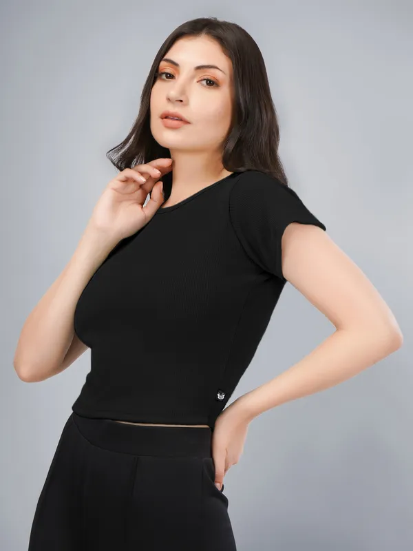 Plus_Size_Crop_Top_for_Women_Round_Neck_Short_Sleeve_Top